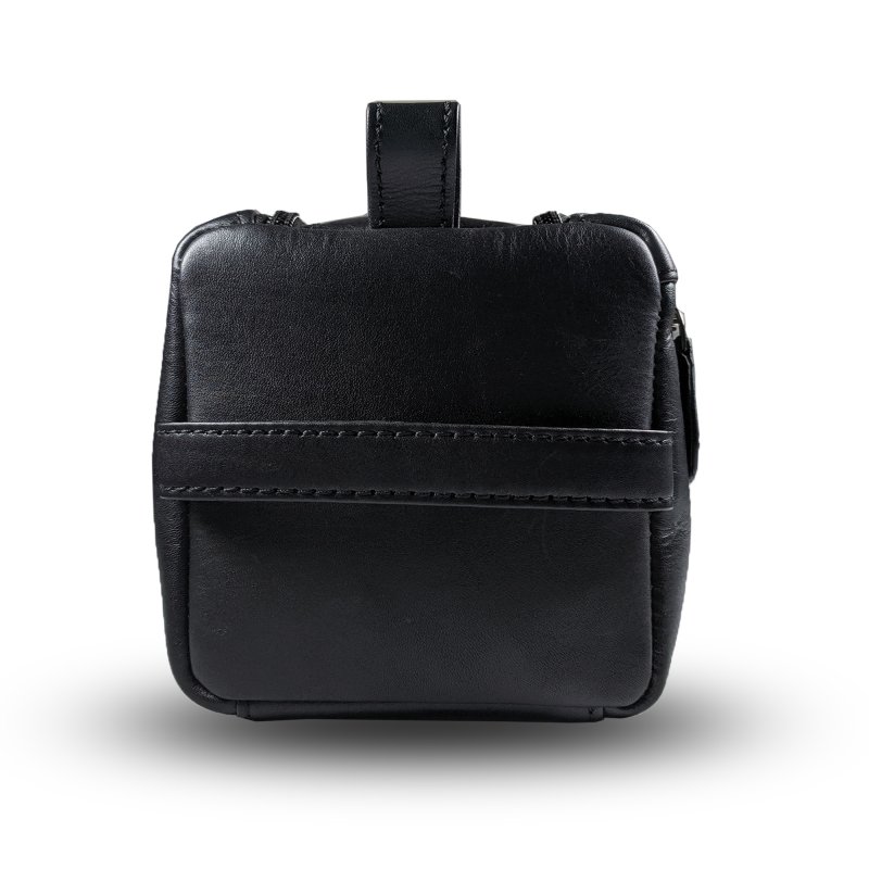 Kasiyar Leather Wash Bag With Magnet Black